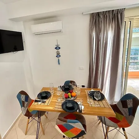 Bello Apartments Apartment